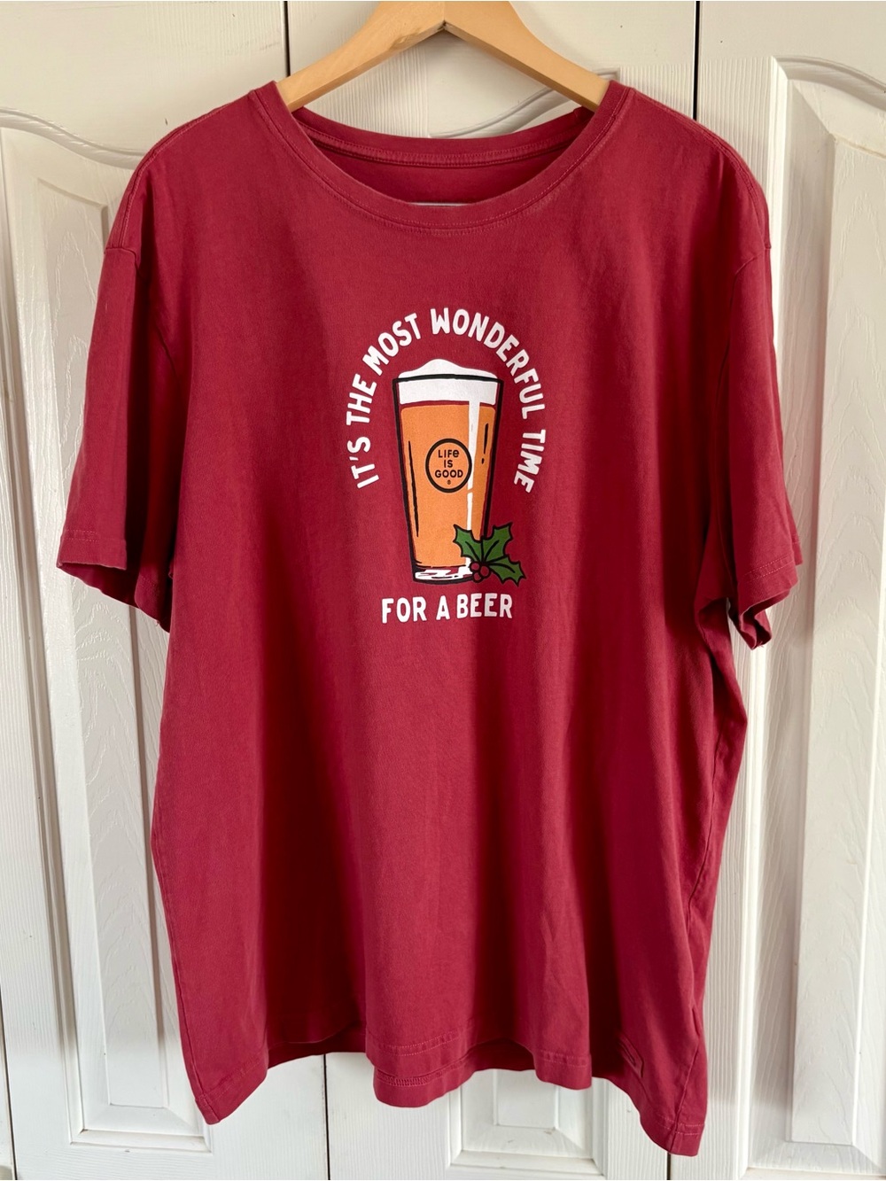 Men's Life Is Good Wonderful Time For A Beer Christmas Red Crusher Tee XL
